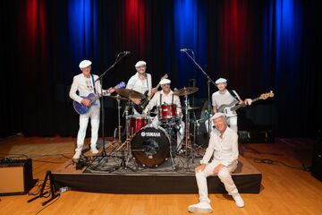 The Rubettes auf Bühne mit Intrumenten