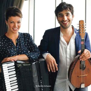 Avi Avital und Ksenija Sidorova mit Intrumenten