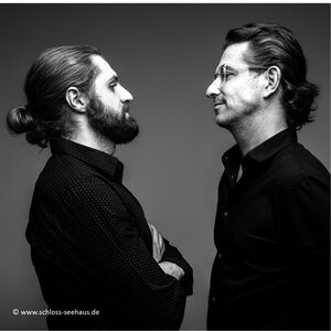 Konstantin Krimmel und Daniel Heide stehen sich gegenüber