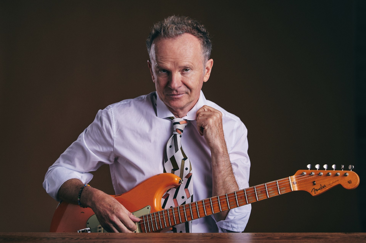 Willy Astor mit E-Gitarre